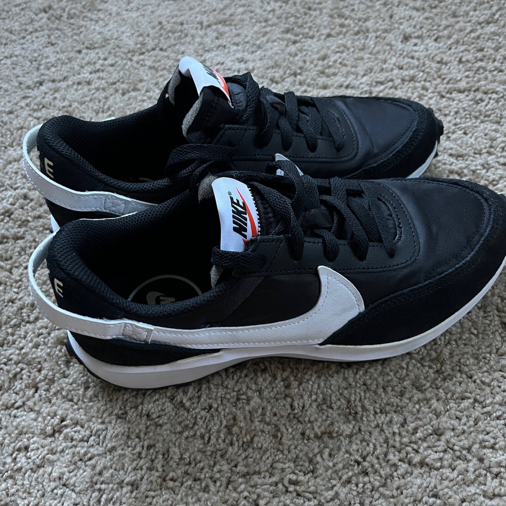 Nike Women’s Black and White Athletic Sneakers